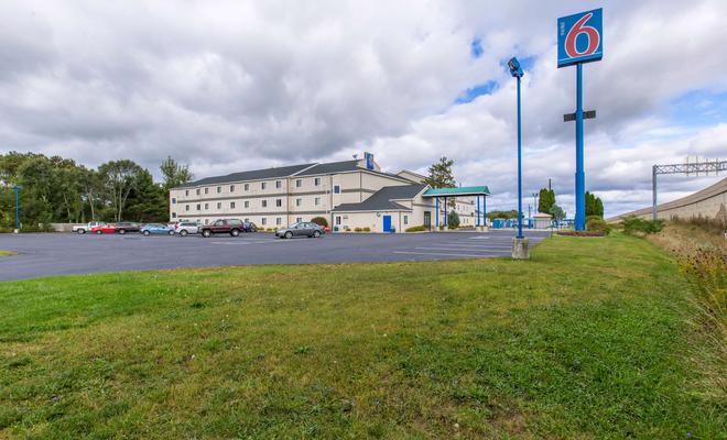 Motel 6 Lake Delton, WI $45 ($̶6̶1̶). Baraboo Hotel Deals & Reviews - KAYAK
