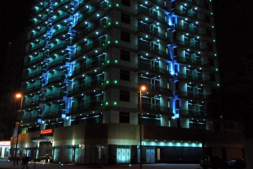 Time Dunes Hotel Apartments Oud Metha - Dubai - Building