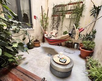 Eco Hostel - Granada - Patio