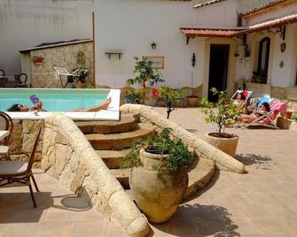 Morfeo Val di Noto - Avola - Piscina