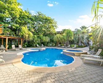 Tropical Oasis 5-minute walk from Quiet Beaches - Puerto Viejo - Piscina