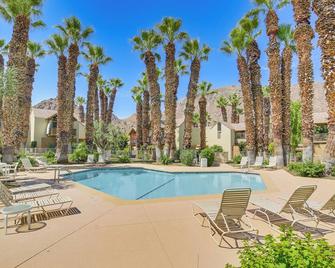 Balcony and Views Pet-Friendly Indian Wells Unit - Indian Wells - Pool