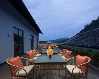 Ahnluh Lanting Shaoxing Hotel & Resort - Shaoxing - Balkon