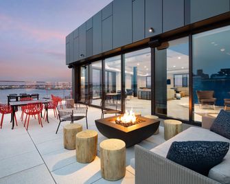 Hyatt Place Boston/Seaport District - בוסטון - בר
