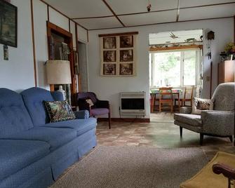 Grandma's Cottage - Blind Sodus Bay, Fair Haven, NY - Sterling - Living room