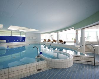 signinahotel - Laax - Basen