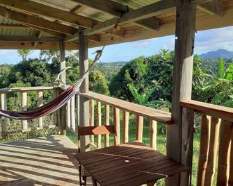 Kiki's Nature Cabin - Calibishie - Balcony