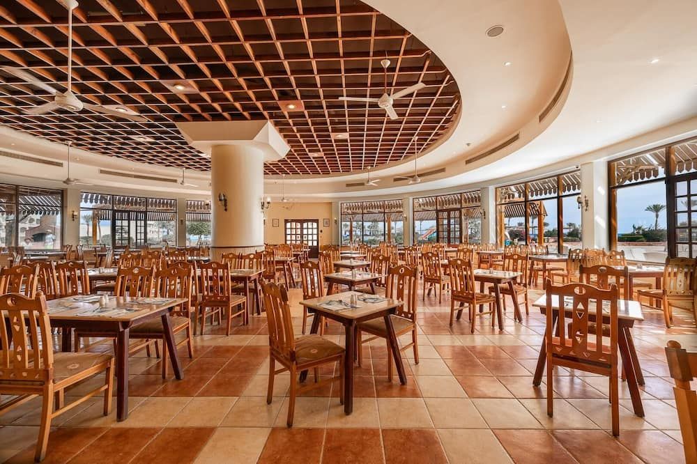 منتجع بليس نادا بيتش ريزورت - مرسى علم - مطعم
