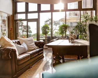 Stadthotel Eckernförde - Eckernförde - Wohnzimmer