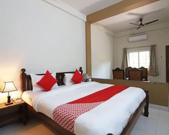 OYO 46175 Blue Lotus Club And Resorts - Satna - Bedroom