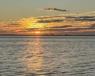 Beachy Bungalow 111 - Safety Harbor - Outdoors view