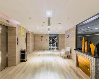Gulong Hotel (Hanzhong High-speed Railway Station Wanbang) - Hanzhong - Лоббі