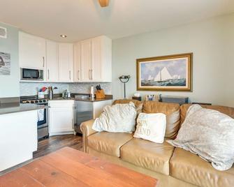 Pool and Ocean Views Beachfront Condo in Galveston - Galveston - Cocina