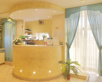 Hotel Arco Romana - מילאנו - דלפק קבלה