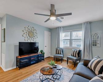 2 br-Cental Location, WiFi, Washer/dryer in unit, Dogs OK! - Norfolk