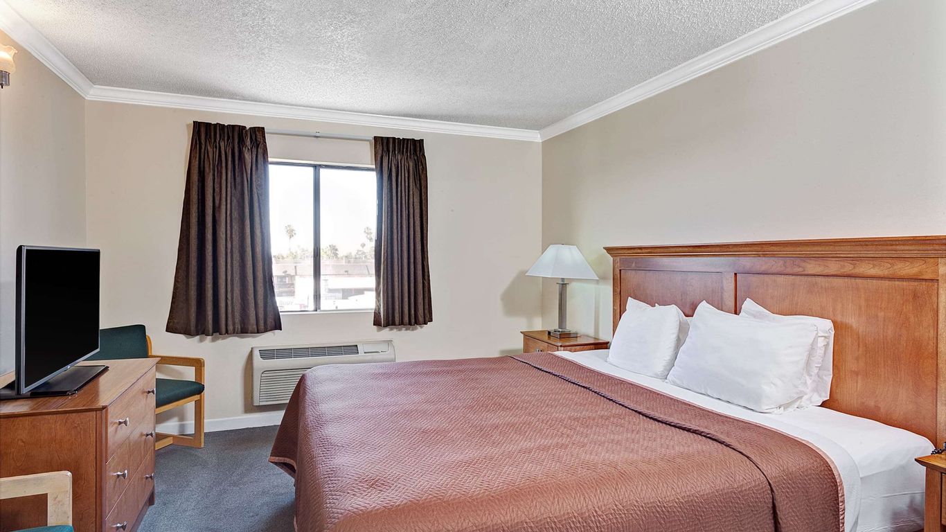 Travelodge by Wyndham Pasadena Central