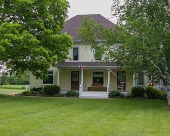 Elegant Country Home in Prince Edward County - Prince Edward - Building