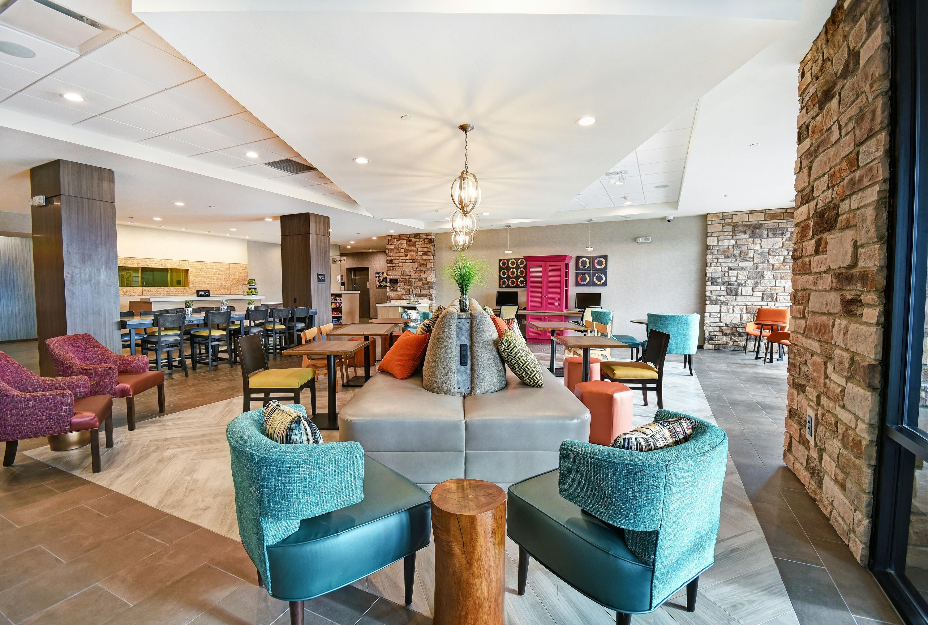 Home2 Suites by Hilton Beloit - Beloit - Lounge