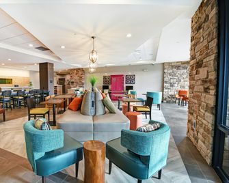Home2 Suites by Hilton Beloit - Beloit - Lounge