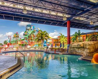 2br Suite Near Adventhealth Orlando - Celebration - Pool