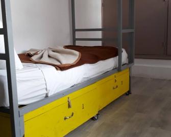 Red room 10 beds - Corner Marrakech Hostel - Marrakech - Bedroom