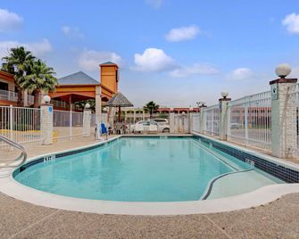 سوبر 8 باي ويندام جلافيزتون - جالفيستون - حوض السباحة