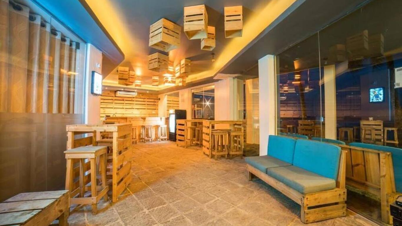 Hikkaduwa Beach Hotel