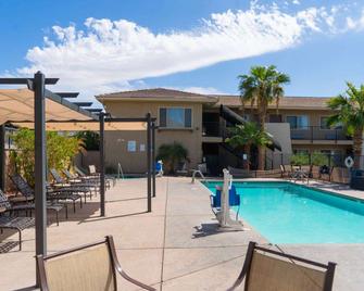 Days Inn by Wyndham Lake Havasu - Lake Havasu City - Pool