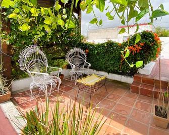 Casa Canario Hostel - Guadalajara - Patio