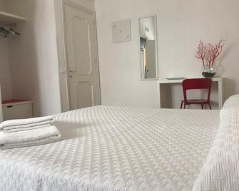 B&b Il Fiocco E La Randa - San Vito Lo Capo - Schlafzimmer