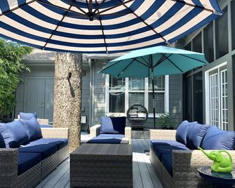 Exquisite Home Plus Detached Guesthouse Steps To Soco - Perfect For A Group - Austin - Patio