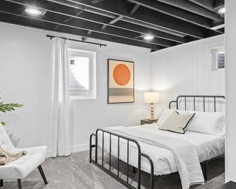 Retro Retreat Newly Renovated in SoJo - South Jordan - Schlafzimmer