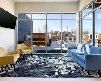 Fairfield by Marriott Inn & Suites Canton Riverstone Parkway - Canton - Лоббі