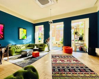 Communa Good Vibes - Tbilisi