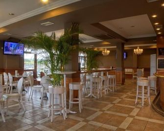 Hotel Spa El Muelle de Suances - Suances - Bar