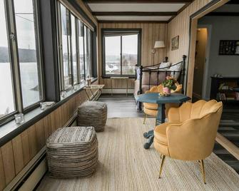 Bayside vista - Bucksport - Living room