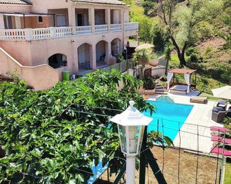 Beautiful villa spatieuse quiet residential area - Les Adrets-de-l'Estérel - Piscina