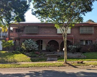 Large room suitable for couples or families at McDowall - McDowall - Building