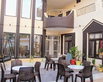 Su-Koon Homestay - Agra - Restaurant