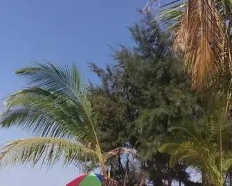 Tropical Cabanas - Mālvan