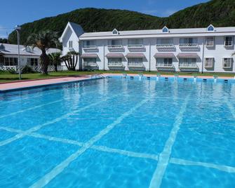 Palm Beach Resort Hotel - Izu Ōshima - Piscina