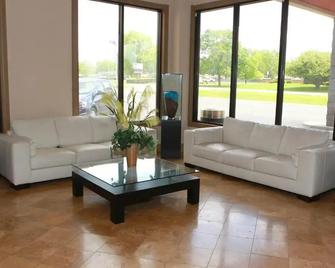 Suite Dreams Motel By Capital O Mattoon I - 57 - Mattoon - Living room