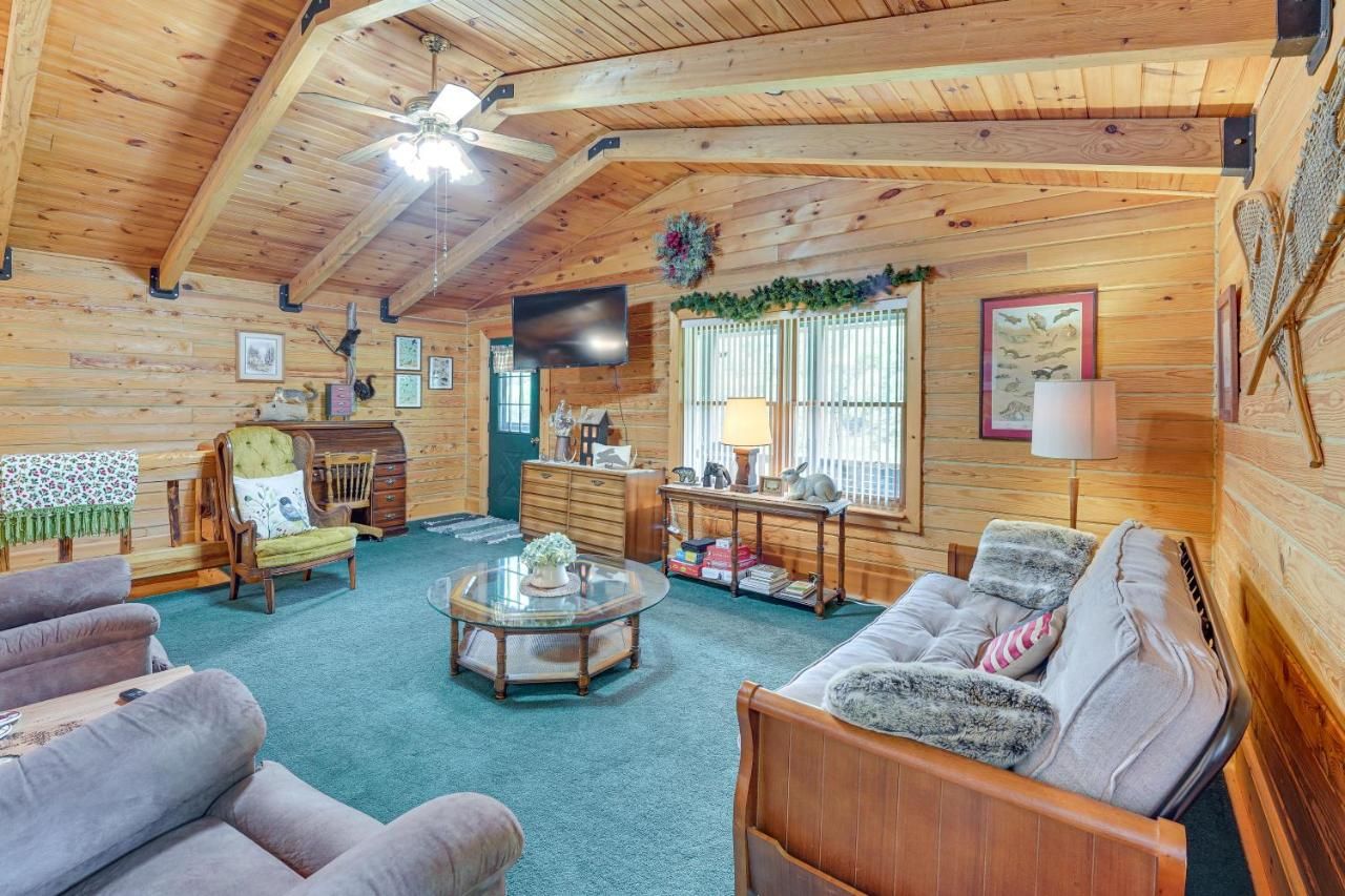 Charming Austin Cabin On 96 Acres of Lan