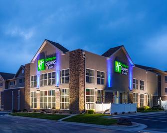 Holiday Inn Express Hotel & Suites Rapid City, An IHG Hotel - Rapid City - Building