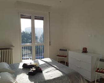 L' Aurora - Novi Ligure - Camera da letto