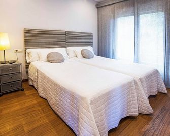 La Casona Encanto Rural - Apartahotel Spa Llanes - Llanes - Habitación