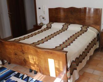 Casa Lella - Fabriano - Camera da letto