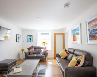 Cairnie Cottage - バラター - リビングルーム