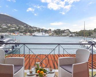 2 bedroom amazing apartment in Ischia - Ischia - Balcon