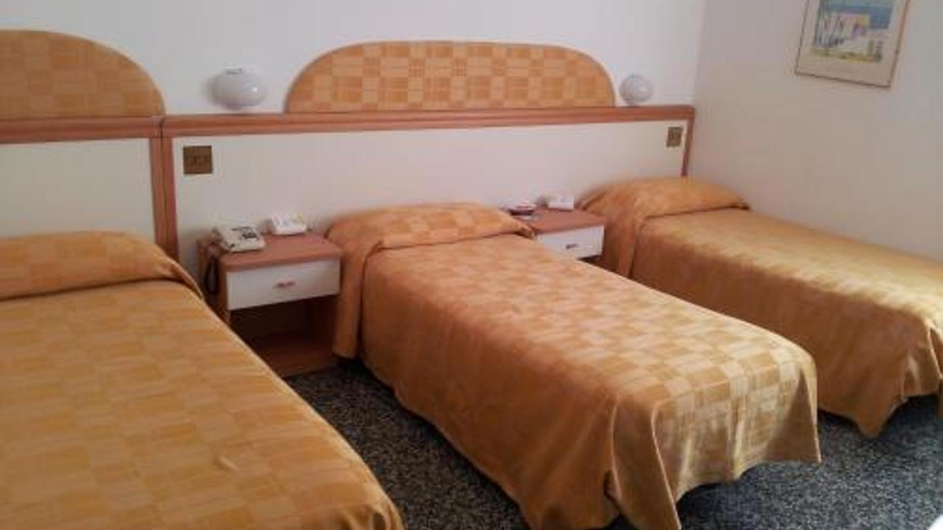 Hotel Rosa Meuble
